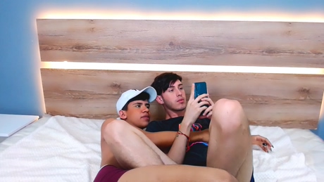 RoomatesBoys  08-02-2022 video fingers