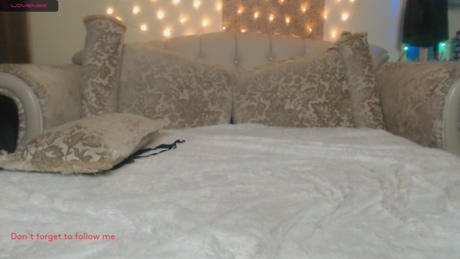 elly_queeen 09-02-2022 Webcam 