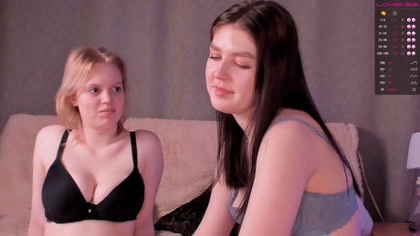 hornykittens 09-02-2022 sucktits 