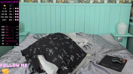 GarethStar  10-02-2022 video kiss