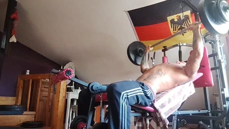 Fitnessbeasthot  12-02-2022 video fingers