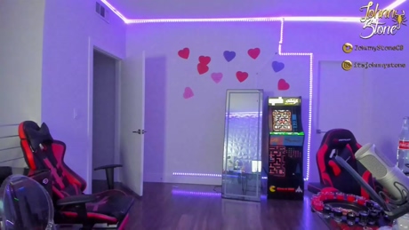 thejohnnystone  12-02-2022 video sweet