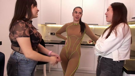 _goalexgo_  17-02-2022 lick Couples