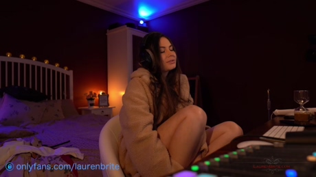 laurenbrite 18-02-2022 sucktits 