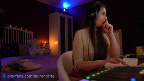 laurenbrite  18-02-2022 naked Females