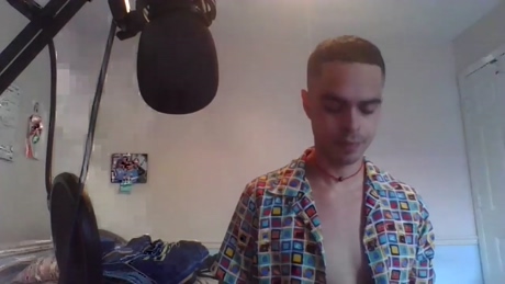 d_onthekeys  21-02-2022 video striptease