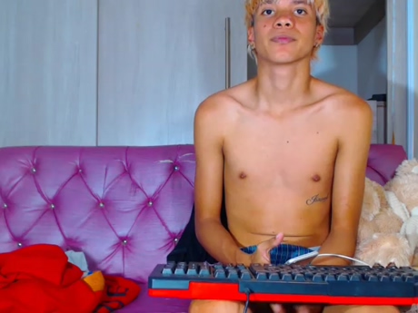 COUPLEBABYBOYSINLOVE  24-02-2022 video sexy