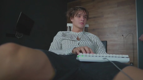 dave_maxwell  25-02-2022 video gag