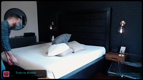 bareleeworking  25-02-2022 video fuckher