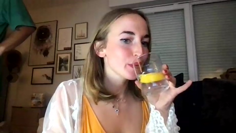 evadiaz1995 26-02-2022 kissing 