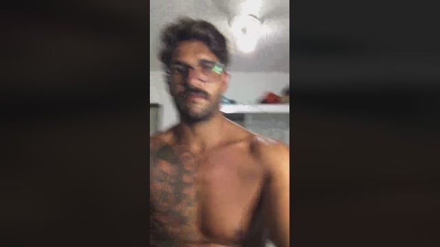 Leonardoo02  01-03-2022 video moan