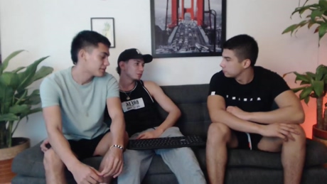 fratguysonline  04-03-2022 video kiss