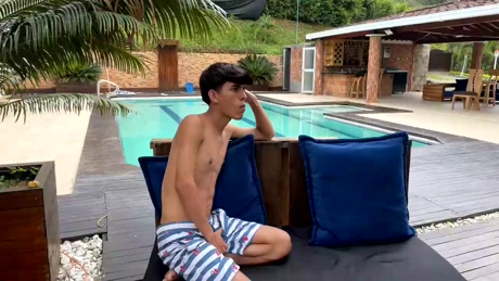 frat_house  04-03-2022 video legs