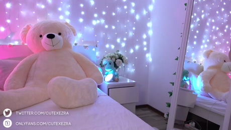 ezra 06-03-2022 Topless 