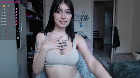asslittlegirl  08-03-2022 bigboobs Females