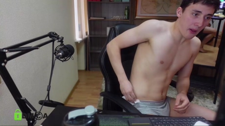 davis_lahn  08-03-2022 video Pretty