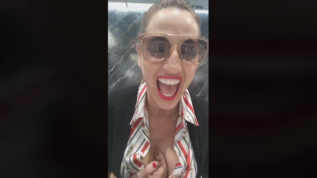 Selene1975 14-03-2022 sucktits 