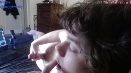 heyytwinky  14-03-2022 video kissing