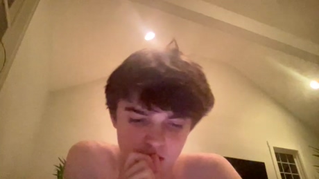 chrishall45  16-03-2022 video suckcock