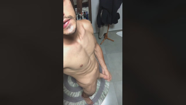 Caiohenriques  17-03-2022 video handsome