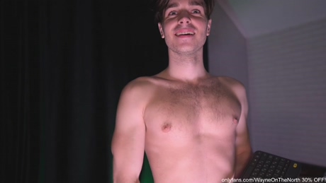 waynenorth  19-03-2022 video kissing