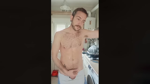 merlion83  22-03-2022 video kiss