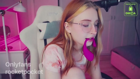pocketrocket_  21-03-2022 Porn Females