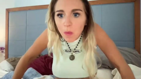comewithlexi  29-03-2022 lickpussy Females