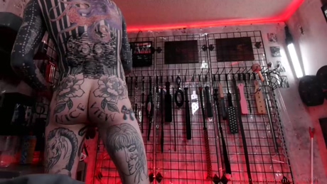 tattedtrevorsmith  29-03-2022 video legs