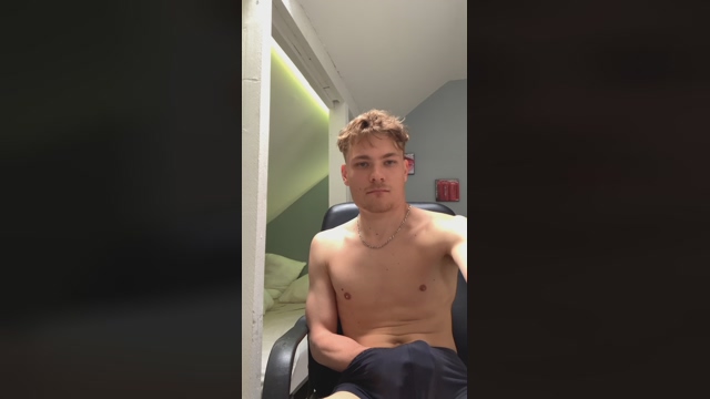 Goldenboy0412  03-04-2022 Recorded Video legs