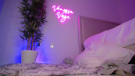 VanessaVega 03-04-2022 lush 