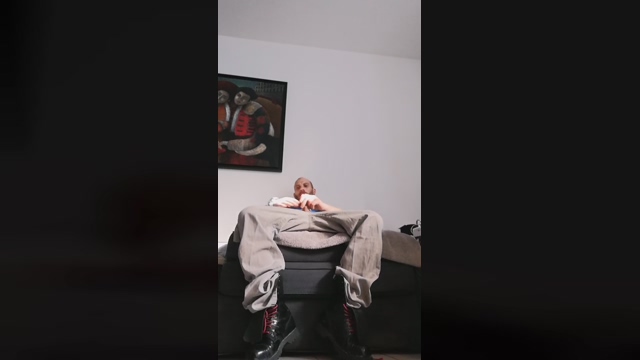 jeans_boy  04-04-2022 video kissing