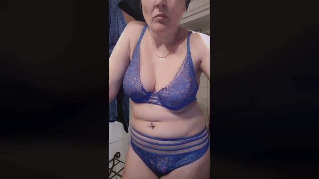 LADY_CHARLYNE 08-04-2022 beautiful 