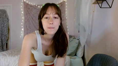 bigeyesxo  09-04-2022 yummy Females