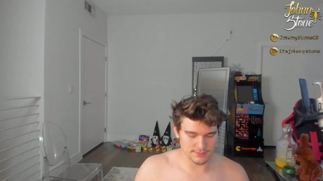 thejohnnystone  10-04-2022 video moan