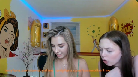amelia__williams 14-04-2022 kissing 