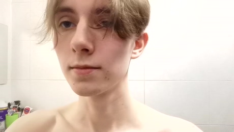 cosmonudes  15-04-2022 video kiss