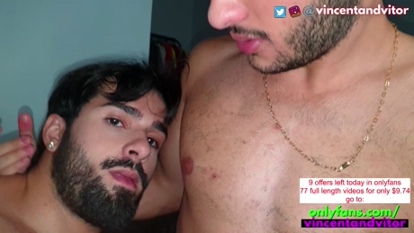 vincentandvitor  19-04-2022 Recorded Video legs