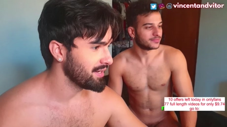 vincentandvitor  19-04-2022 video kissing