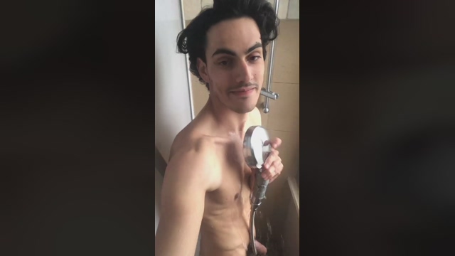 gionny1995  21-04-2022 video lick