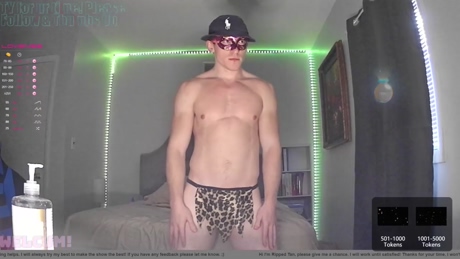 ripped_tan  21-04-2022 video striptease