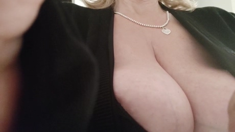 La__Signora 22-04-2022 nude 