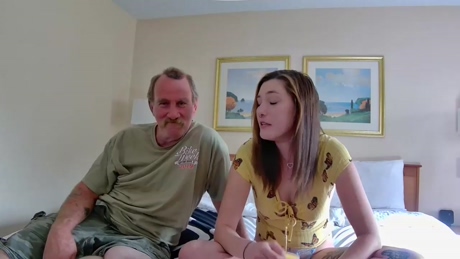 alice_and_daddy 23-04-2022 pussy 