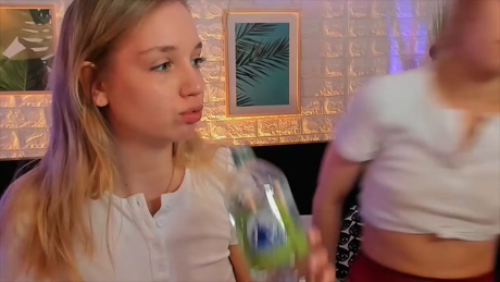 huntertiana 23-04-2022 sucktits 