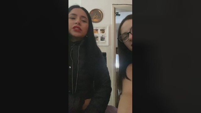 sweet358  24-04-2022 spank Females