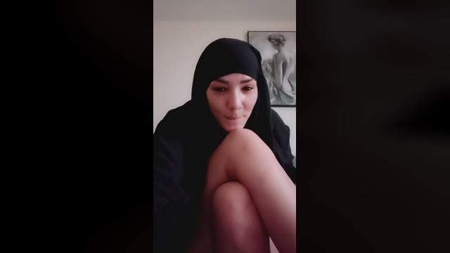 Lola9444 25-04-2022 fuckface 