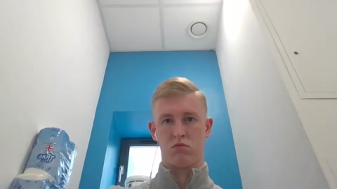 19yoharry  10-05-2022 video Topless