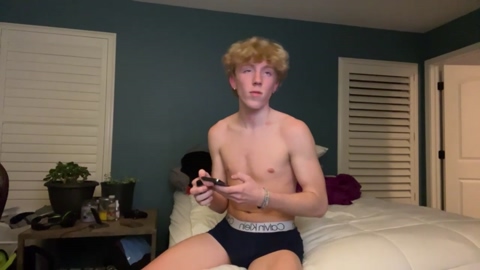 sexytwinks3  10-05-2022 video suckshow