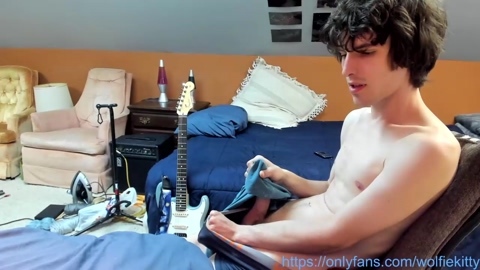 wolfiekitty  10-05-2022 video juicy