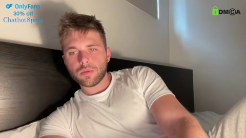 hot8pack01  12-05-2022 video kissing